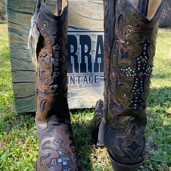 Boots Corral size 9 - Picture 4 of 7